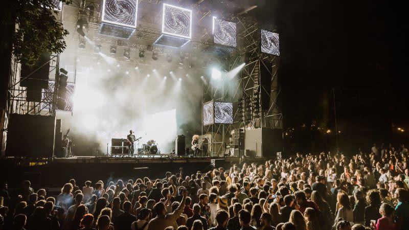 Organizatorii marilor festivaluri din Romania cer Guvernului masuri concrete  care sa le permita sa-si continue activitatea