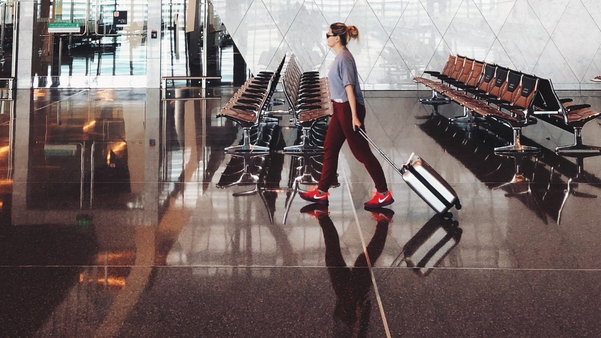 14 Tenerife South Airport workers arrested for stealing from passengers ...