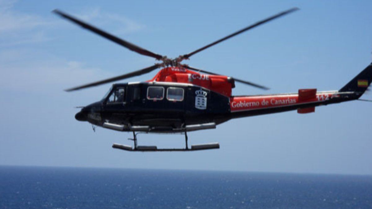 Challenging helicopter rescue of two hikers in Tenerife