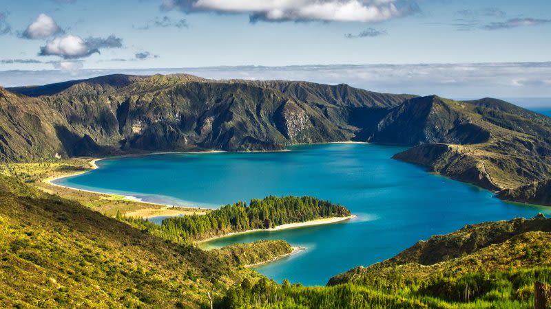 azores or canary islands 