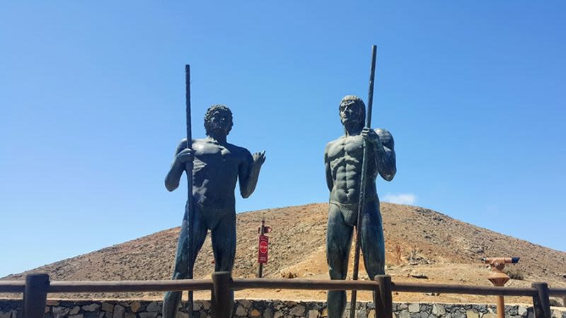 Morro velosa statues