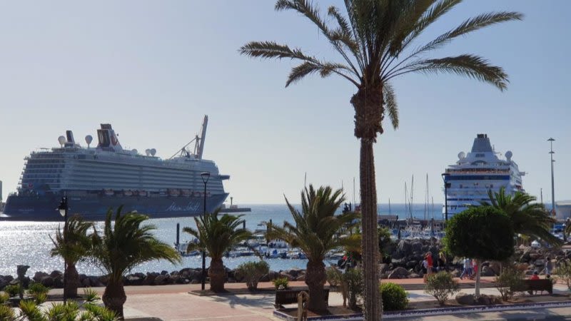 cruise ships puerto del rosario fuerteventura 