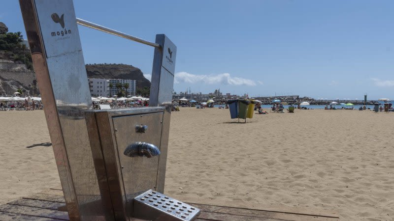 mogan beach shower gran canaria 