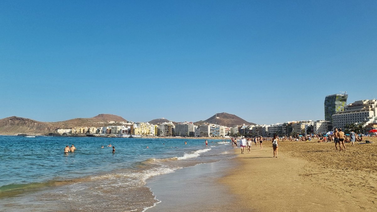 Winter sun on January 1st, 2023 Start the new year at the beach in Gran Canaria