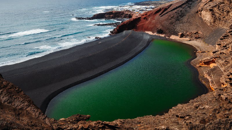 el golfo lanzarote green lake 