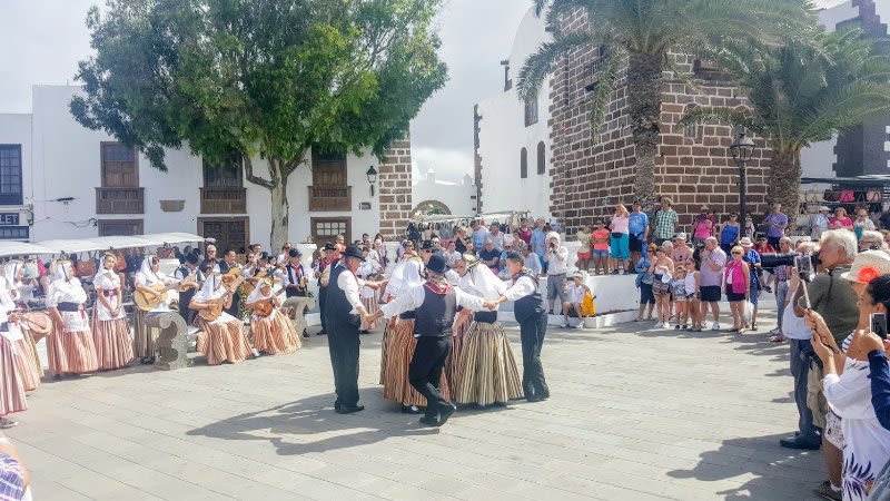 canarian dancing teguise market lanzarote