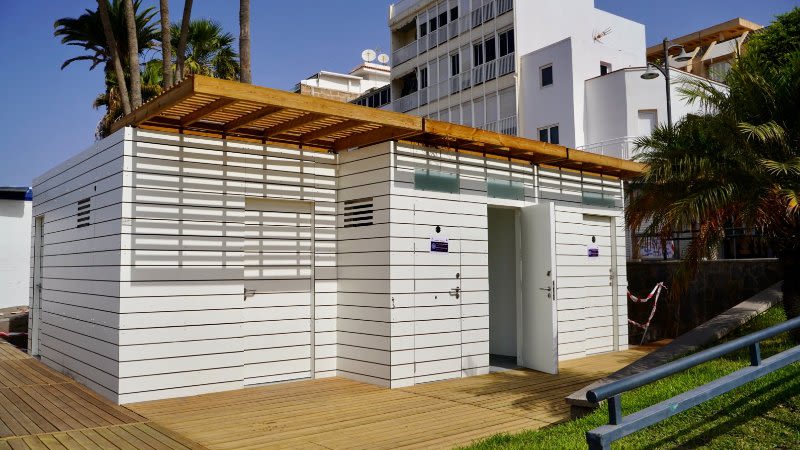 adapted toilet los cristianos tenerife for people with reduced mobility