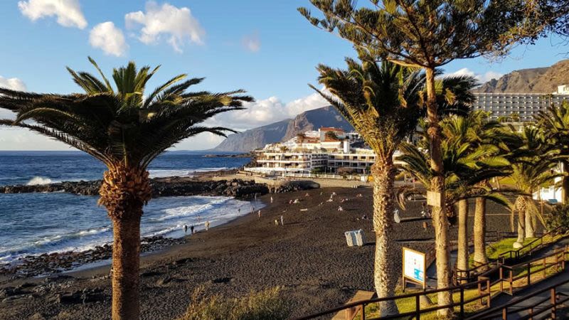 La arena beach puerto de santiago