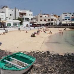 From Lanzarote: Day Trip to Fuerteventura and Corralejo