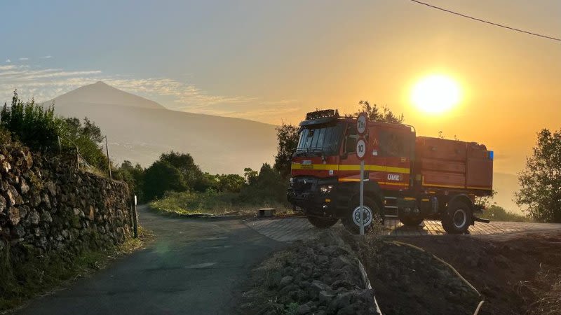 Tenerife forest fire continues at level 2 severity