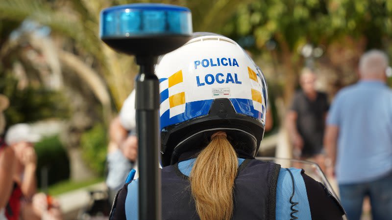 Two men arrested after high-speed land and sea chase in Tenerife