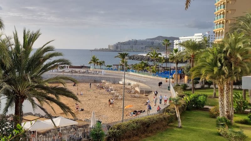 Over 1 million foreign tourists visited the Canary Islands in April 2023