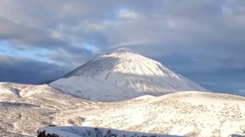 The snow in Tenerife leaves us with fantastic images of a white Mt. Teide
