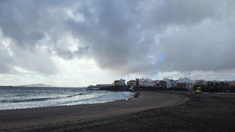 New weather alerts issued for Canary Islands amid storm warnings