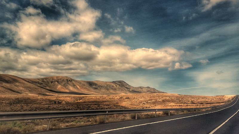 Man in serious condition after crashing into a wall in Costa Calma, Fuerteventura