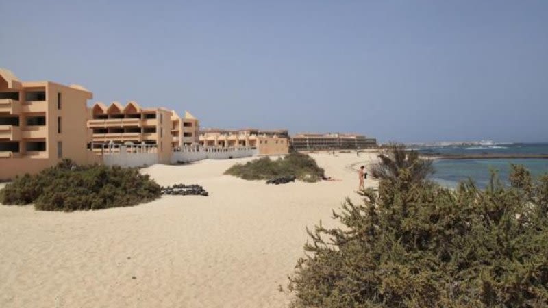 Las Agujas complex in Corralejo, Fuerteventura, will be demolished