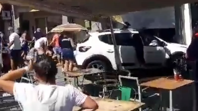 Car crashes into a terrace and a shop in Corralejo, Fuerteventura
