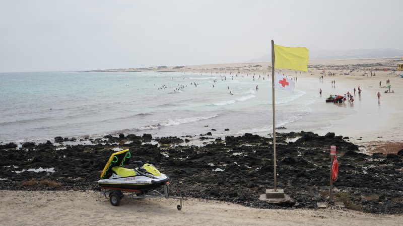 Red Cross assumes lifeguard service on Grandes Playas plus other areas of Corralejo and El Cotillo