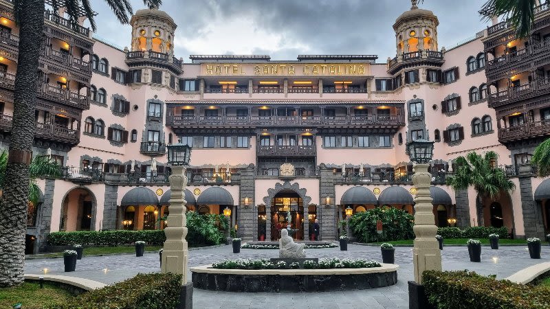 China's President, Xi Jinping, set to visit Gran Canaria, books entire 5-star hotel in Las Palmas