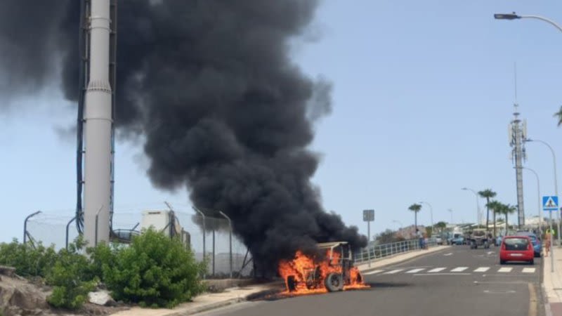 Quad bike catches fire in popular Gran Canaria resort