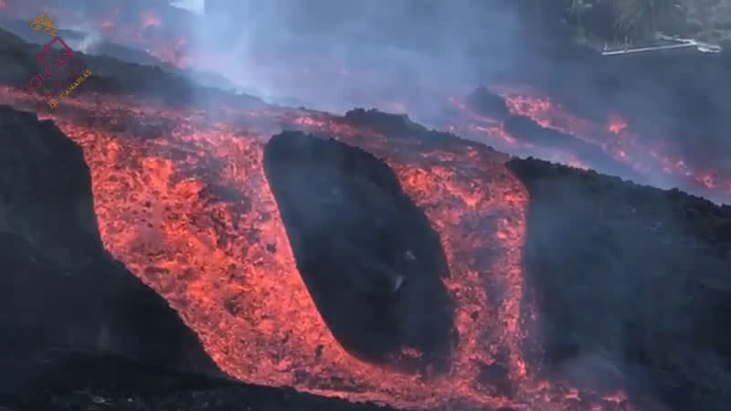 Several areas of La Palma in confinement before a new lava flow reaches the sea