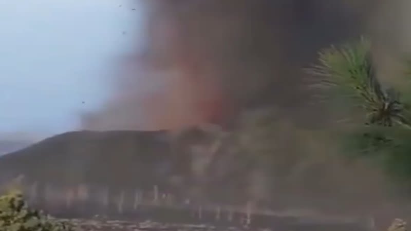 La Palma update: The volcano cone broke on the southwest side