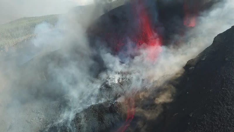 The lava emitted by the volcano in La Palma has slowed down again