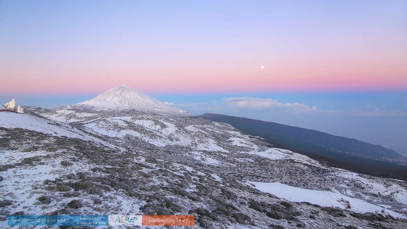 Teide covered in white this morning. All access roads are closed due to ice