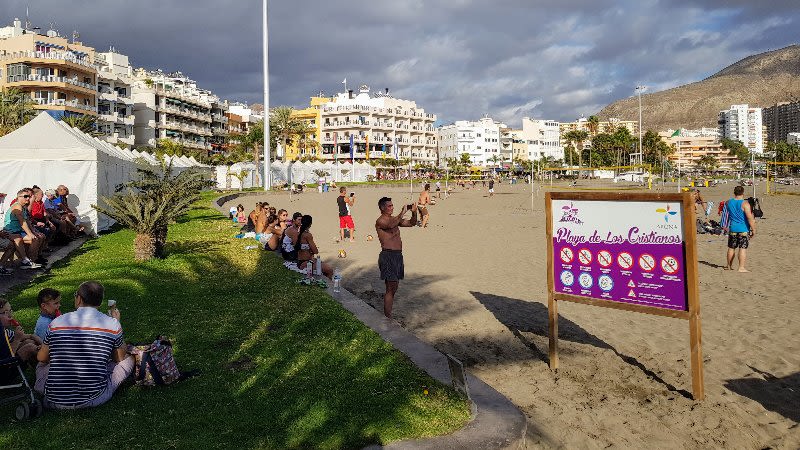 Los Cristianos Beach - Info about facilities on Playa Los Cristianos