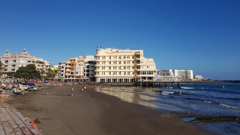 Woman in critical condition after being rescued from the sea in Tenerife
