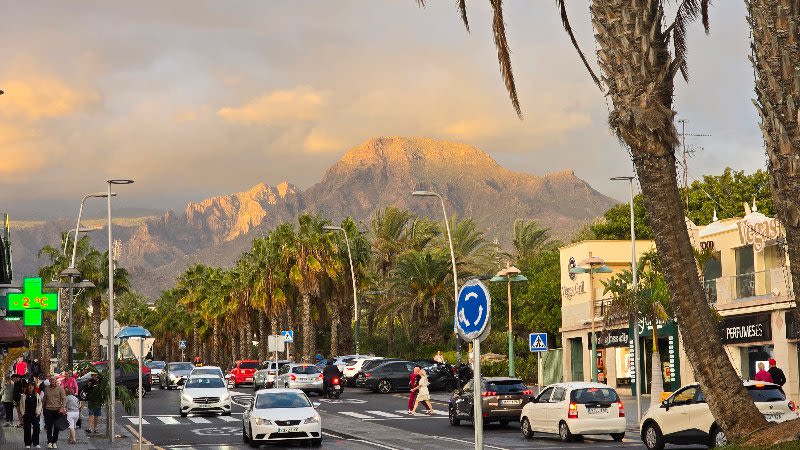 18-year-old seriously wounded in knife attack in Playa de Las Américas, Tenerife