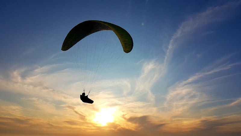 Paraglider seriously injured in Tenerife accident