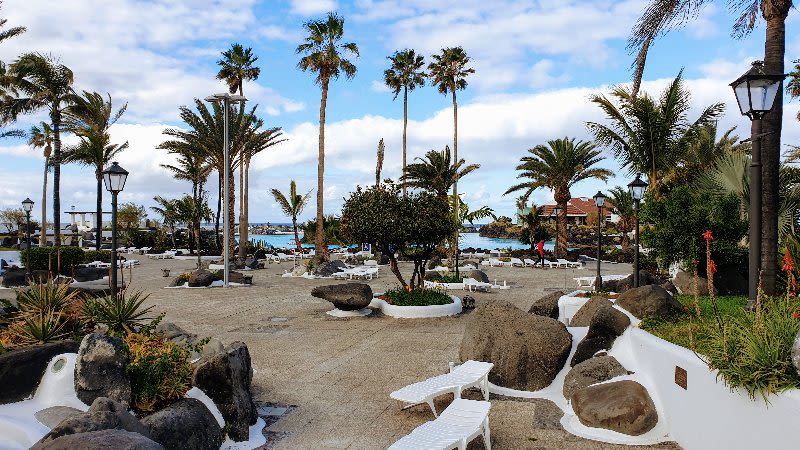 Man in critical condition after near drowning in Tenerife