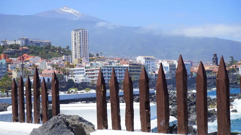 Paraglider dies after falling near natural pools in Tenerife